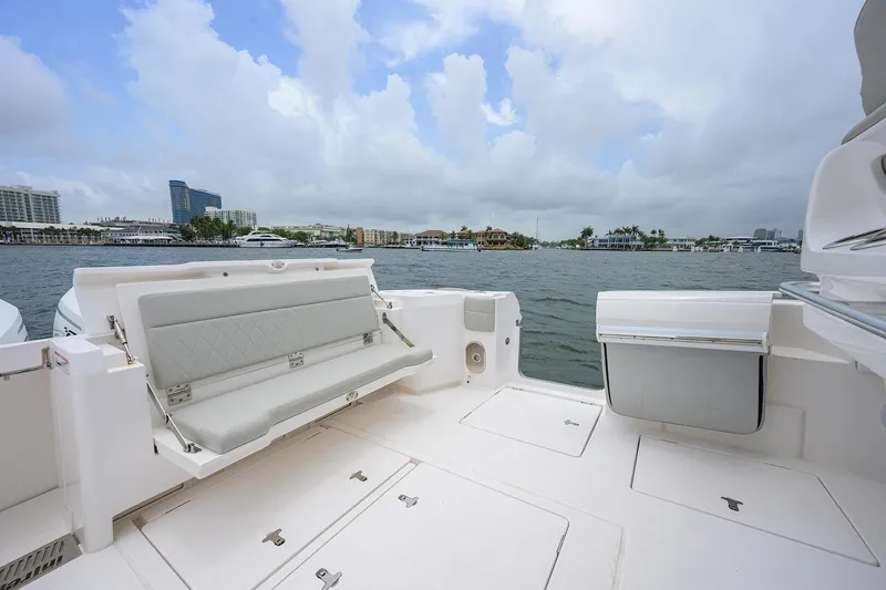 Slide: The Image of 2023 Intrepid 41 Valor - 11