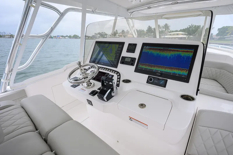 Slide: The Image of 2023 Intrepid 41 Valor - 17