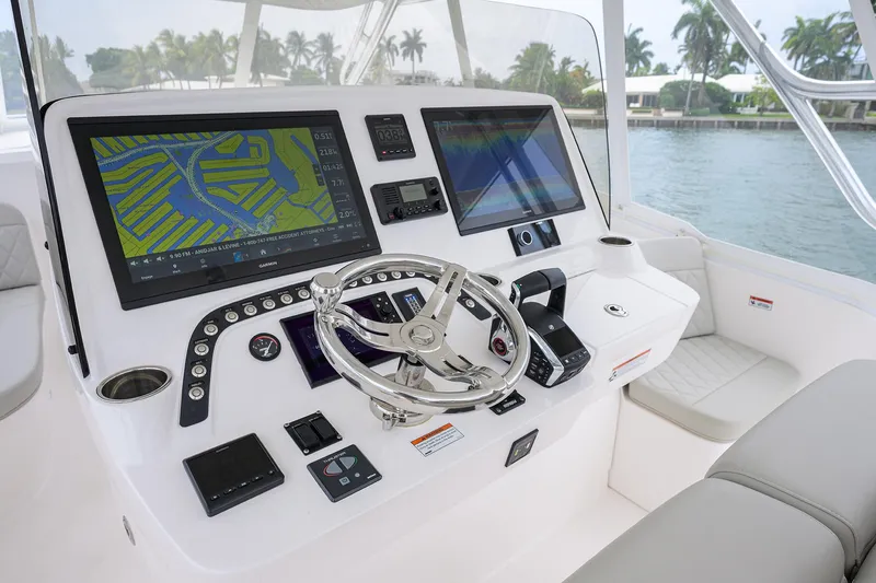 Slide: The Image of 2023 Intrepid 41 Valor - 19