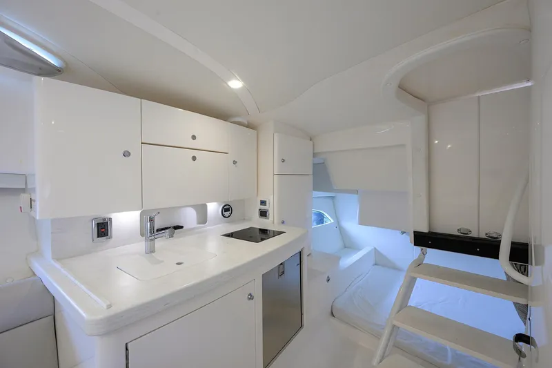 Slide: The Image of 2023 Intrepid 41 Valor - 30