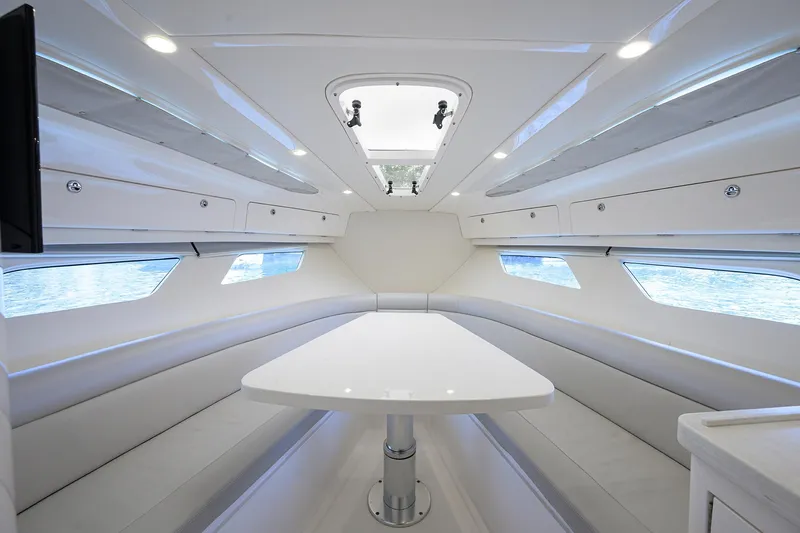 Slide: The Image of 2023 Intrepid 41 Valor - 32