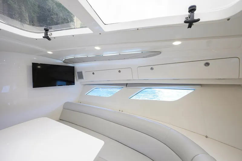 Slide: The Image of 2023 Intrepid 41 Valor - 33