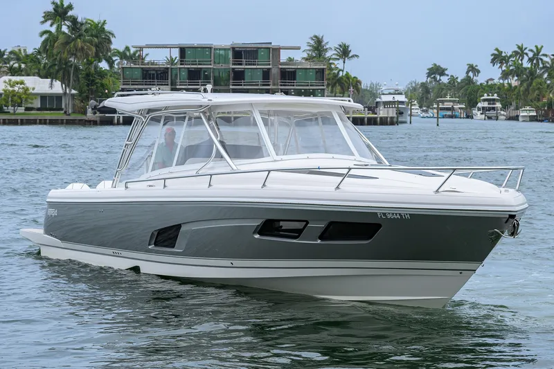 Slide: The Image of 2023 Intrepid 41 Valor - 35