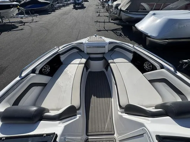 Slide: The Image of Yamaha 242 Limited S 2017 - 4