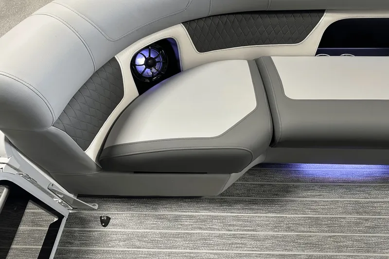 Slide: The Image of Premier 250 Solaris 2026 - 70