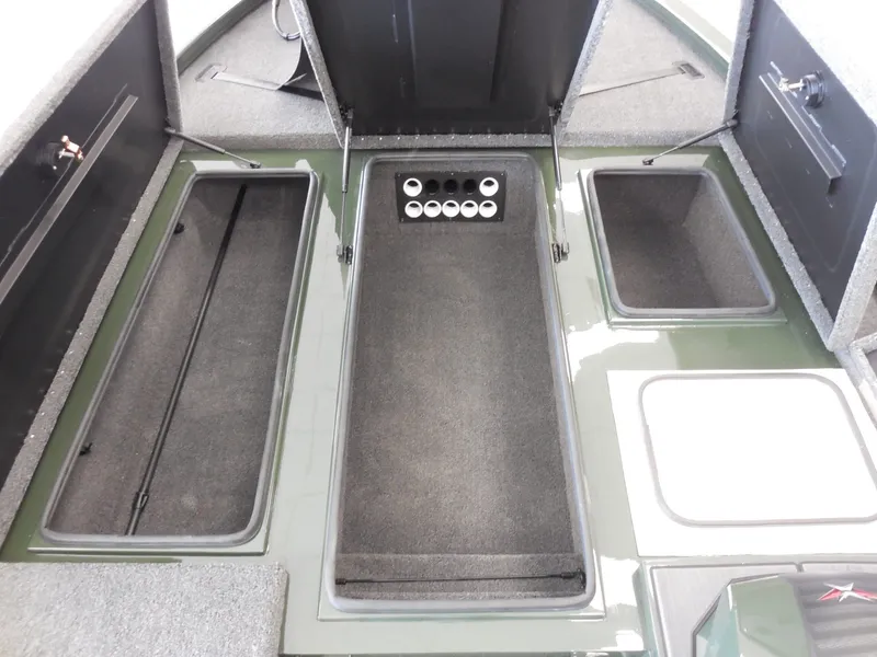 Slide: The Image of Vexus AVX 1980 2025 - 17