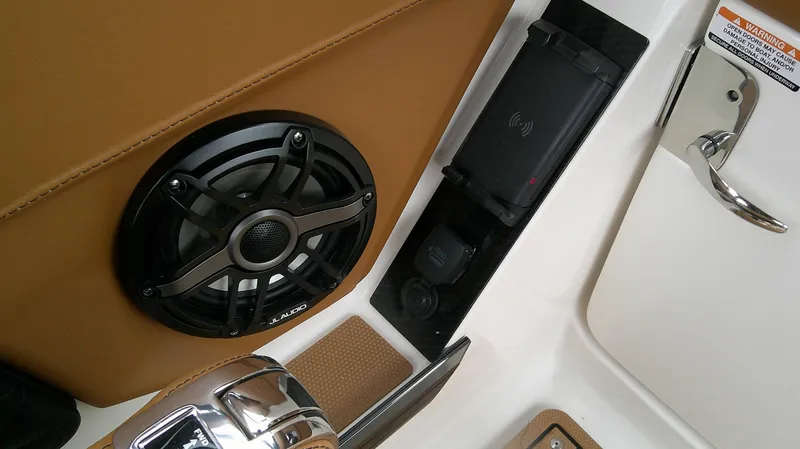 Slide: The Image of Chaparral 26 Surf 2025 - 12