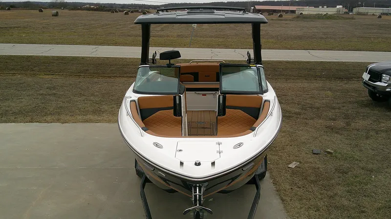 Slide: The Image of Chaparral 26 Surf 2025 - 3