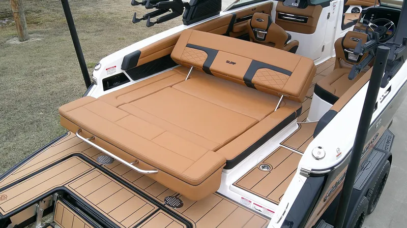 Slide: The Image of Chaparral 26 Surf 2025 - 6