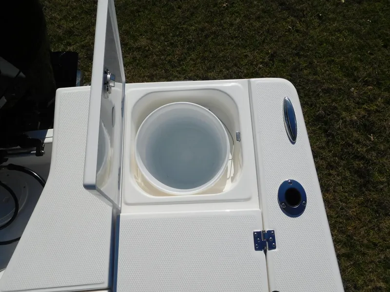 Slide: The Image of Robalo 226 Cayman 2024 - 20