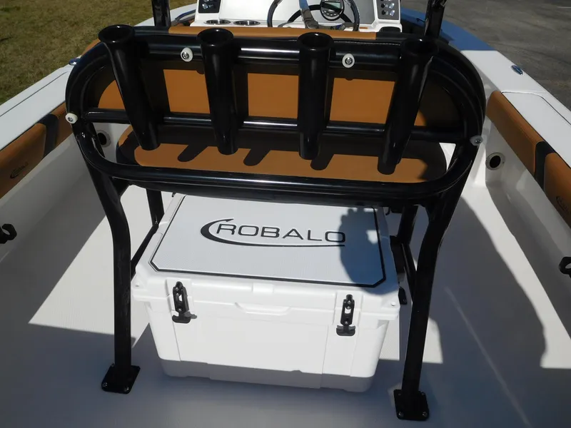 Slide: The Image of Robalo 226 Cayman 2024 - 7