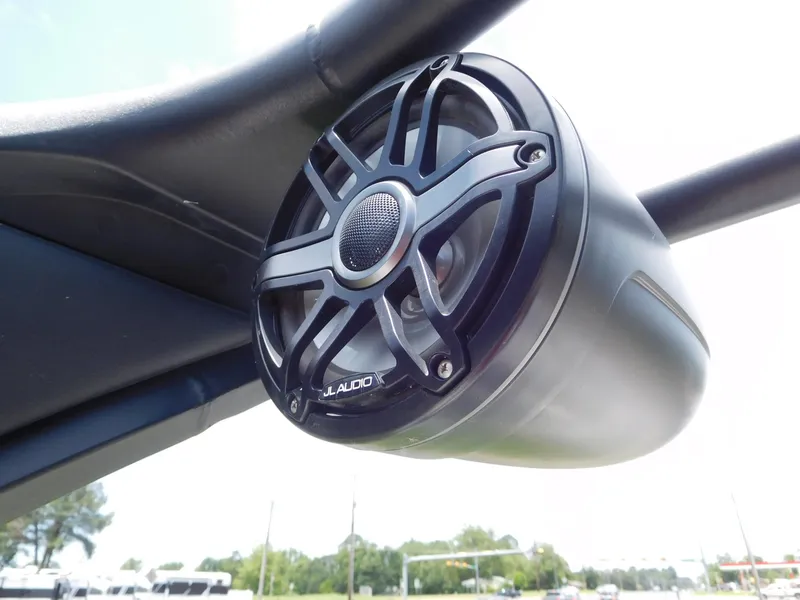 Slide: The Image of Chaparral 26 Surf 2023 - 14