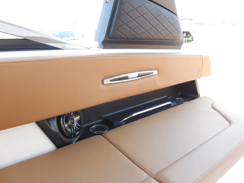 Slide: The Image of Chaparral 307 SSX 2025 - 15