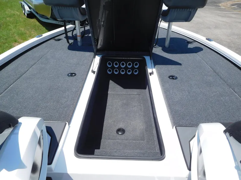 Slide: The Image of Vexus AVX 1985s 2025 - 7