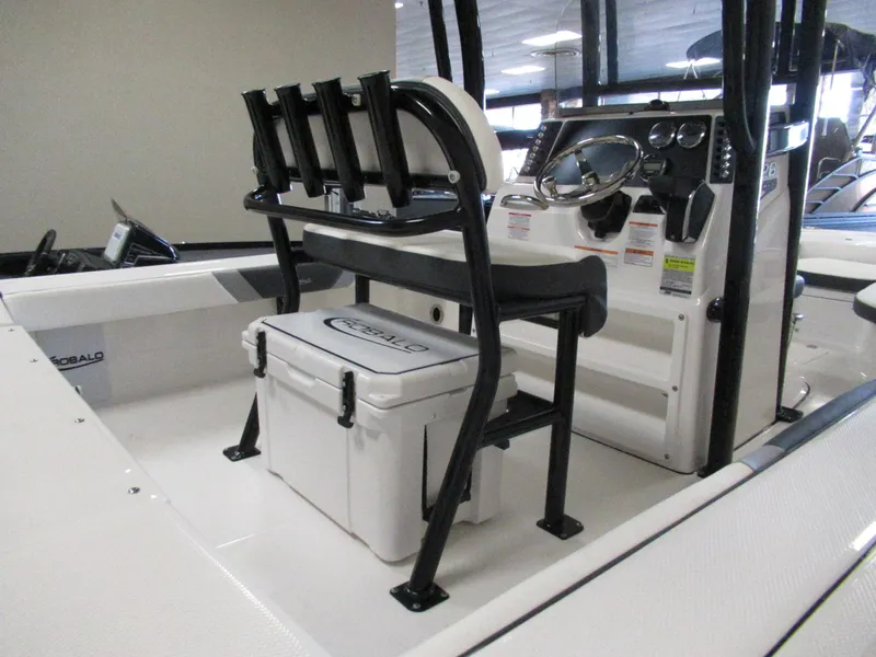 Slide: The Image of Robalo 226 Cayman 2024 - 6