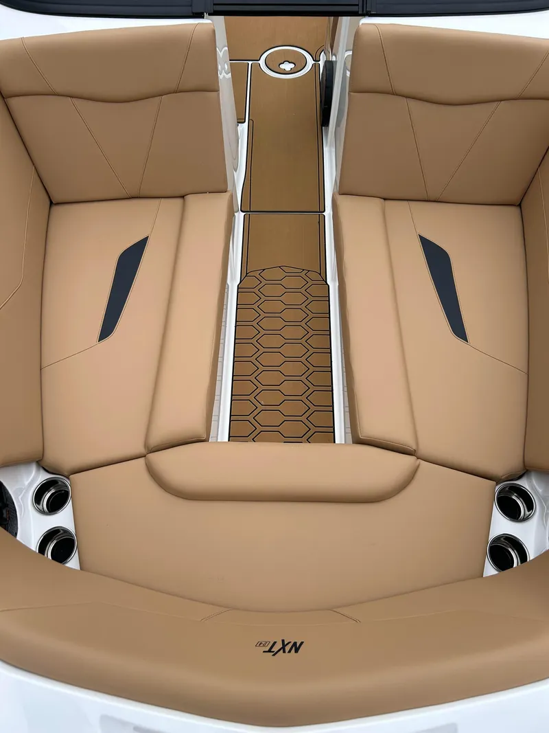 Slide: The Image of MasterCraft NXT 24 2024 - 11