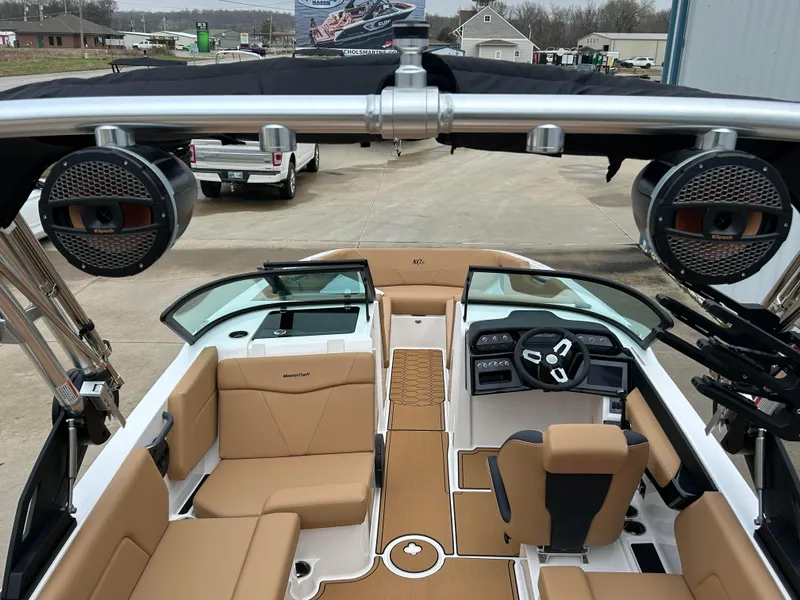 Slide: The Image of MasterCraft NXT 24 2024 - 15