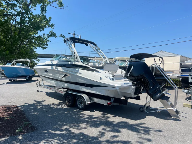 Slide: The Image of Crownline Boats Eclipse E260 XS 2026 - 1