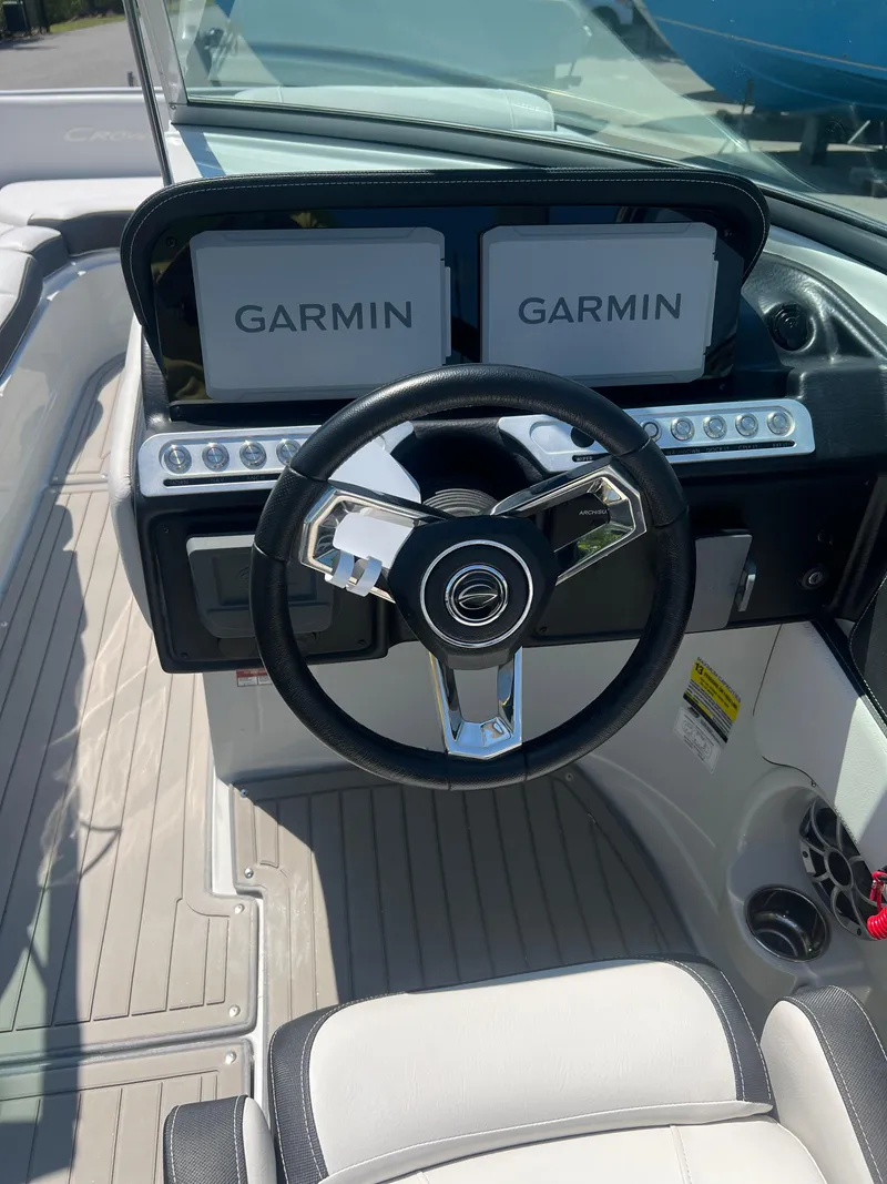 Slide: The Image of Crownline Boats Eclipse E260 XS 2026 - 20