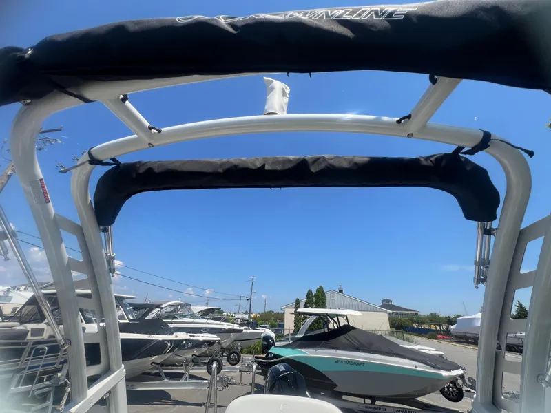 Slide: The Image of Crownline Boats Eclipse E260 XS 2026 - 23