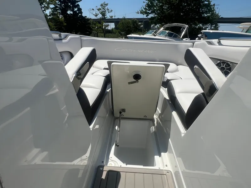 Slide: The Image of Crownline Boats Eclipse E260 XS 2026 - 27