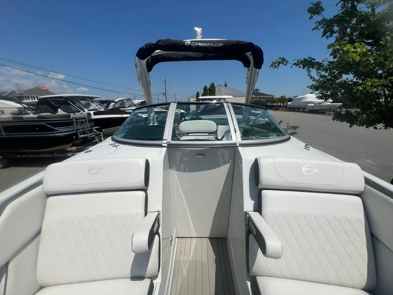 Slide: The Image of Crownline Boats Eclipse E260 XS 2026 - 28