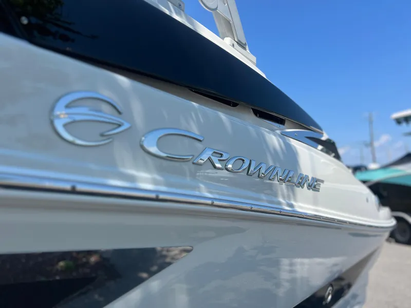 Slide: The Image of Crownline Boats Eclipse E260 XS 2026 - 3