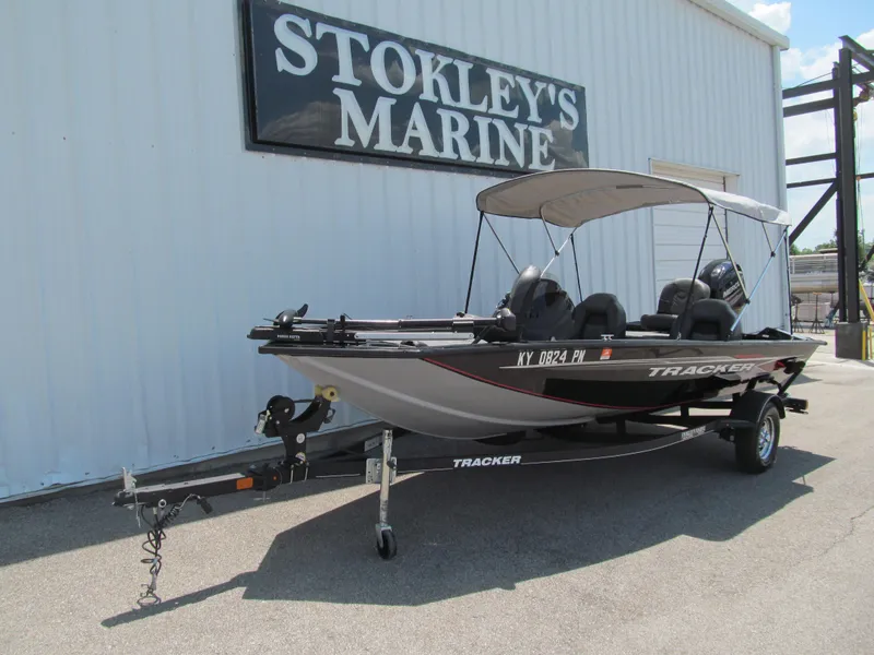 Slide: The Image of 2019 Tracker Pro Team 175 TXW boat at Stokley's Marine dealership. - 12