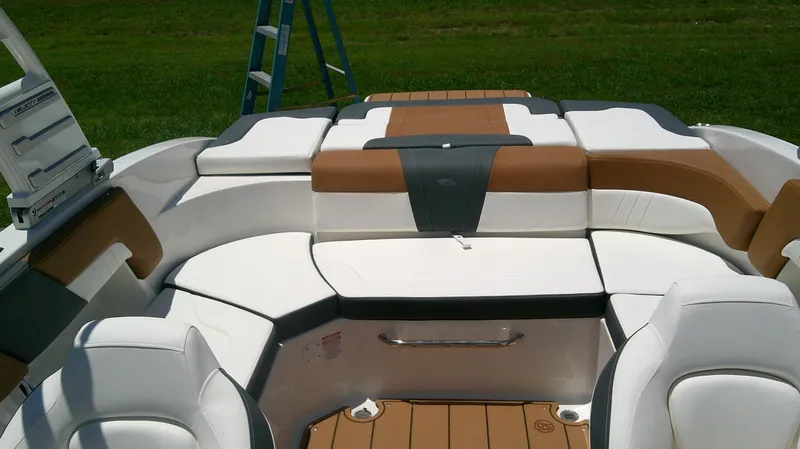 Slide: The Image of Chaparral 23 SSi 2025 - 6