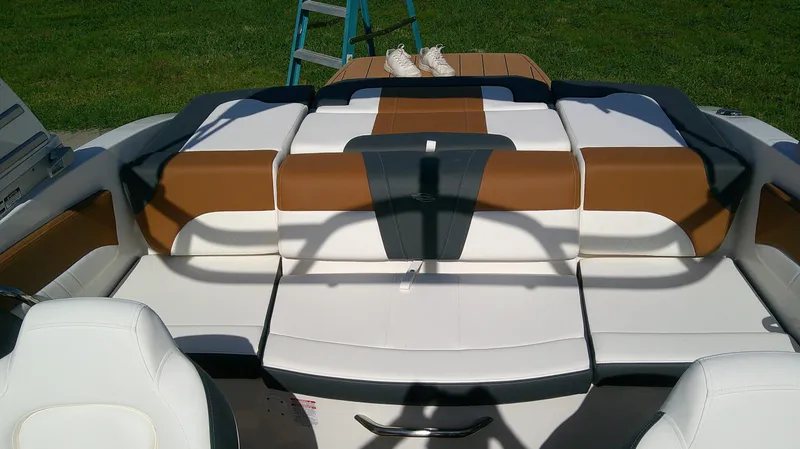 Slide: The Image of Chaparral 21 SSi 2025 - 5