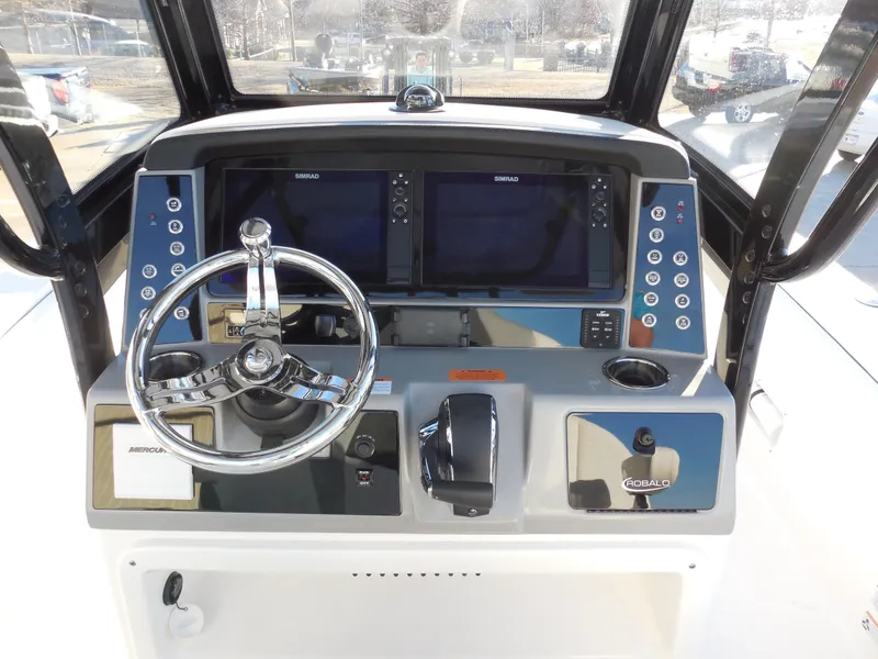 Slide: The Image of Robalo 266 Cayman 2024 - 9