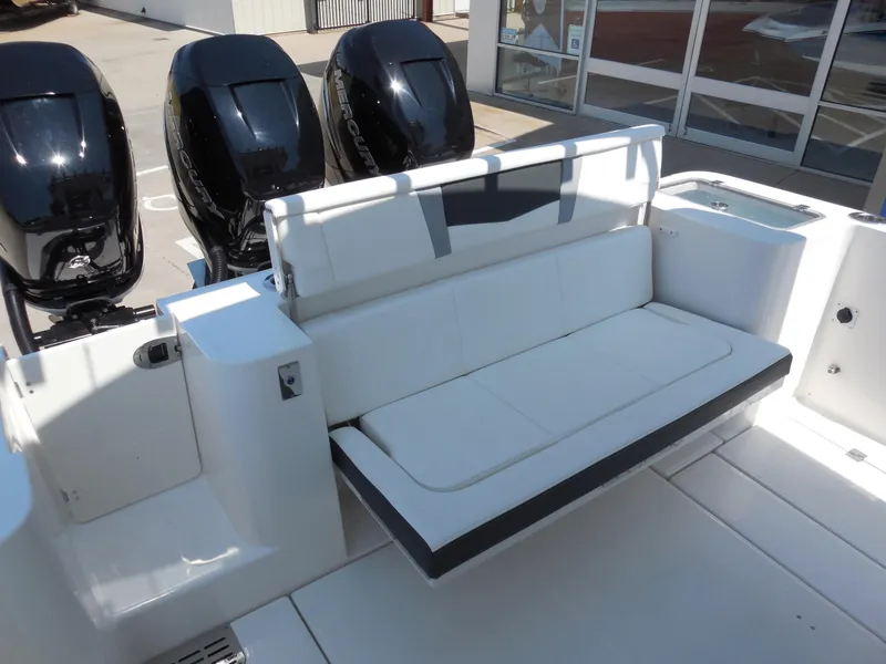 Slide: The Image of Robalo R360 Center Console 2023 - 10