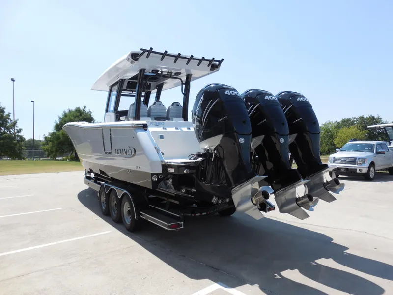 Slide: The Image of Robalo R360 Center Console 2023 - 3