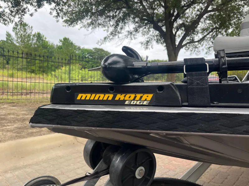 Slide: The Image of Minn Kota Edge trolling motor on 2012 Alumacraft Pro 165 boat, outdoor setting. - 26