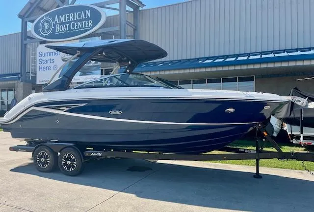 Slide: The Image of 2020 Sea Ray SLX 250 boat displayed at American Boat Center. - 1