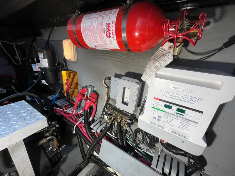 Slide: The Image of Sea Ray Sundancer 400 1999 - 60