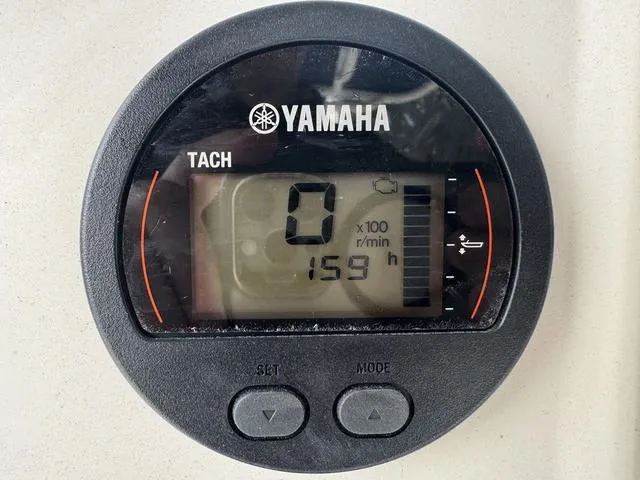 Slide: The Image of Robalo R180 2018 - 12