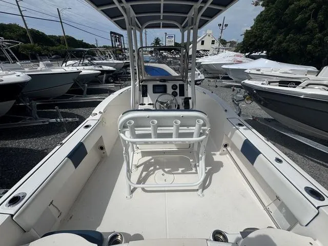 Slide: The Image of Robalo R180 2018 - 4