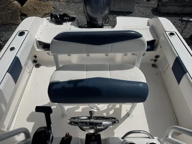 Slide: The Image of Robalo R180 2018 - 8