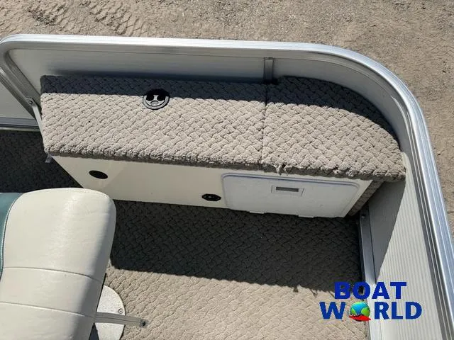 Slide: The Image of Lowe Suncruiser Trinidad 204 2005 - 10