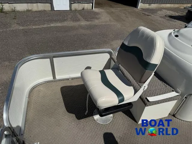 Slide: The Image of Lowe Suncruiser Trinidad 204 2005 - 14