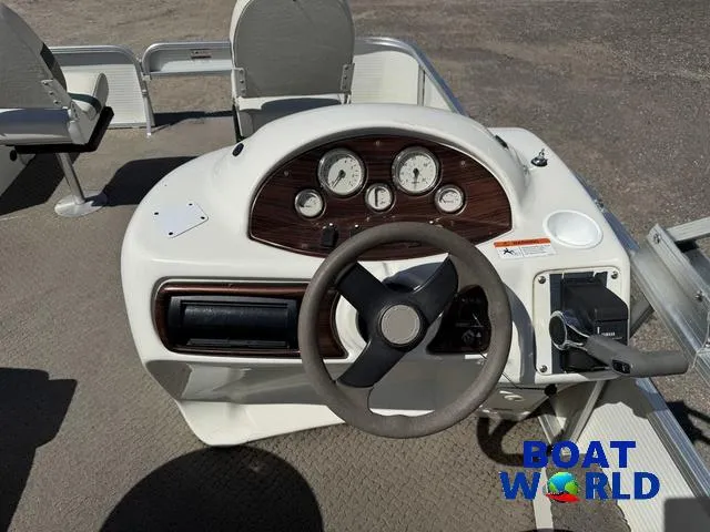 Slide: The Image of Lowe Suncruiser Trinidad 204 2005 - 22