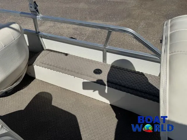 Slide: The Image of Lowe Suncruiser Trinidad 204 2005 - 25