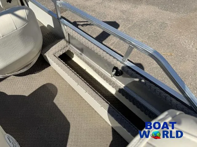 Slide: The Image of Lowe Suncruiser Trinidad 204 2005 - 26