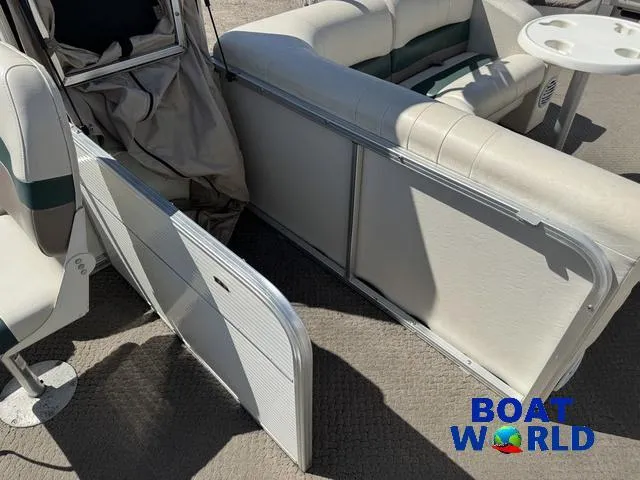 Slide: The Image of Lowe Suncruiser Trinidad 204 2005 - 35