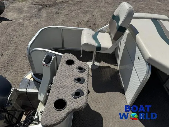 Slide: The Image of Lowe Suncruiser Trinidad 204 2005 - 37