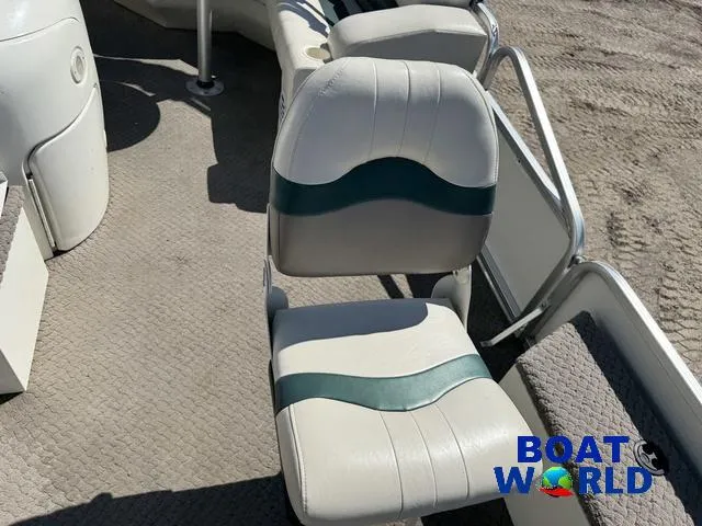 Slide: The Image of Lowe Suncruiser Trinidad 204 2005 - 9