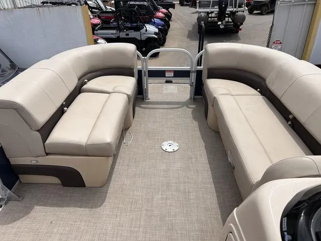 Slide: The Image of Sun Tracker SportFish™ 22 DLX 2019 - 10