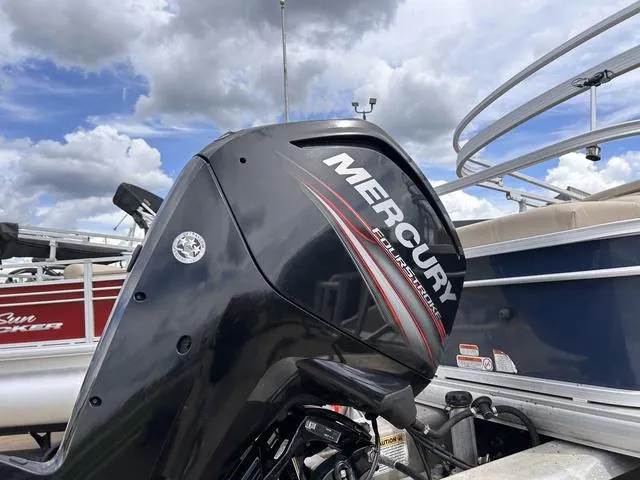 Slide: The Image of Sun Tracker SportFish™ 22 DLX 2019 - 4