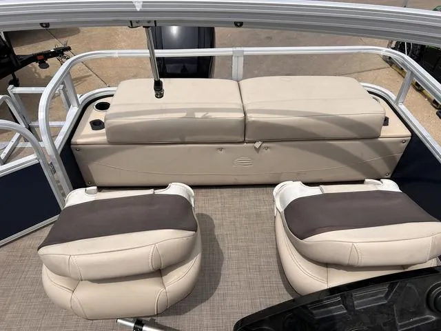 Slide: The Image of Sun Tracker SportFish™ 22 DLX 2019 - 8